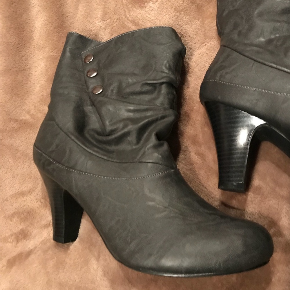 Madden Girl grey booties size 9